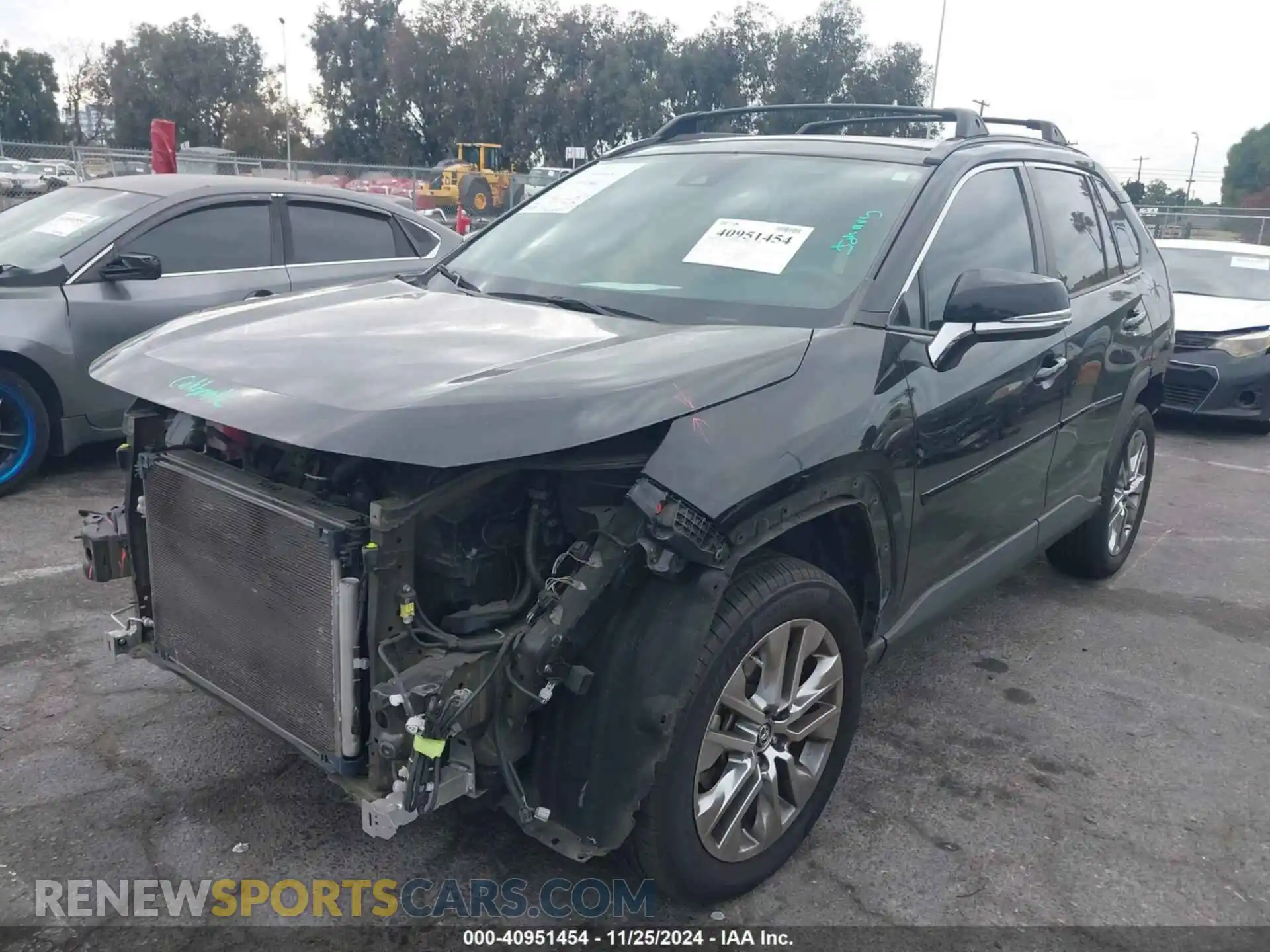 2 Photograph of a damaged car 2T3C1RFV8KC017680 TOYOTA RAV4 2019
