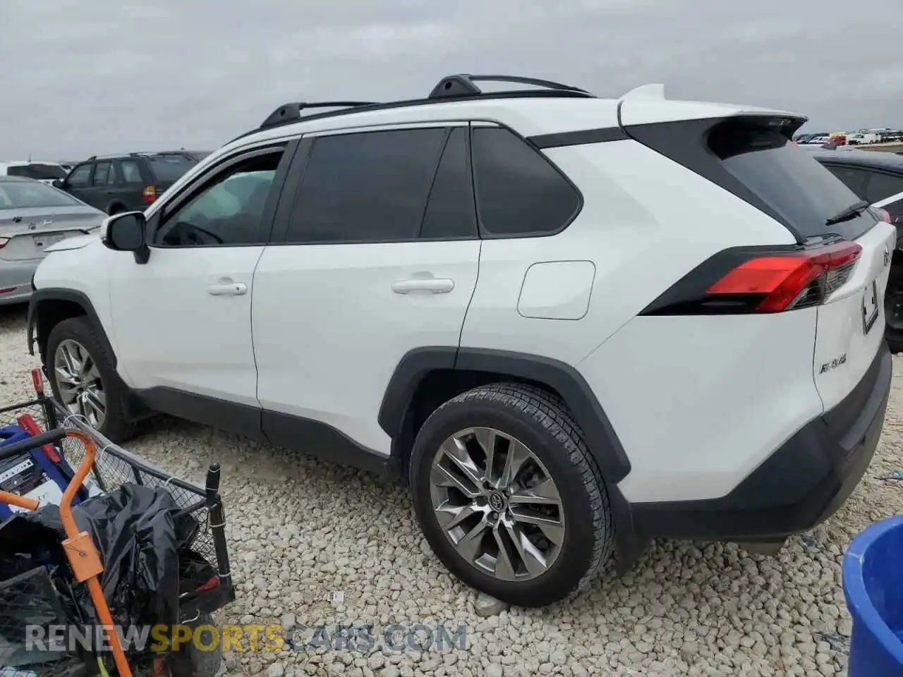 2 Photograph of a damaged car 2T3C1RFV9KW044627 TOYOTA RAV4 2019