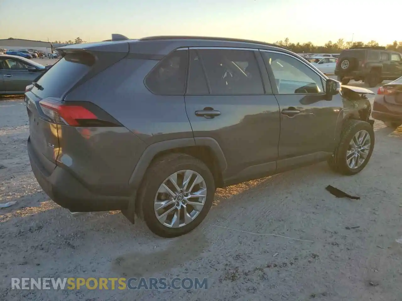 3 Photograph of a damaged car 2T3C1RFVXKC008477 TOYOTA RAV4 2019