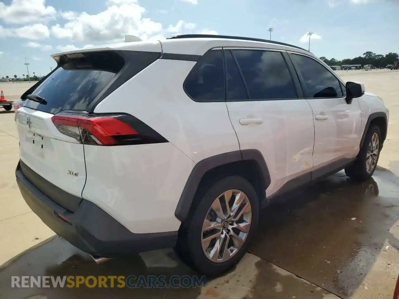 3 Photograph of a damaged car 2T3C1RFVXKW006596 TOYOTA RAV4 2019