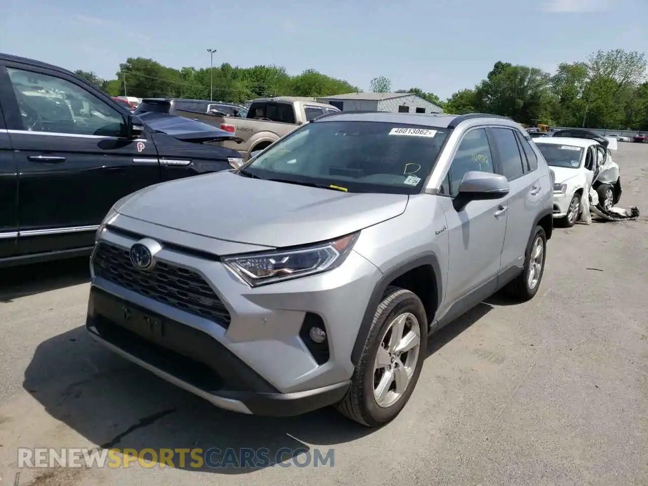 2 Photograph of a damaged car 2T3DWRFVXKW014302 TOYOTA RAV4 2019