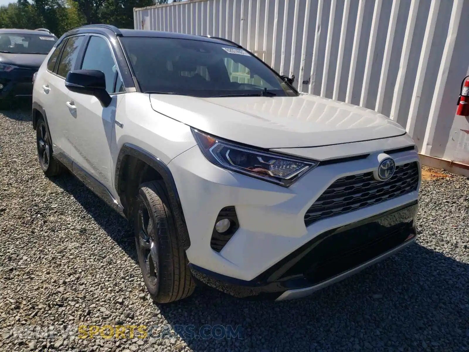 1 Photograph of a damaged car 2T3EWRFV2KW013701 TOYOTA RAV4 2019