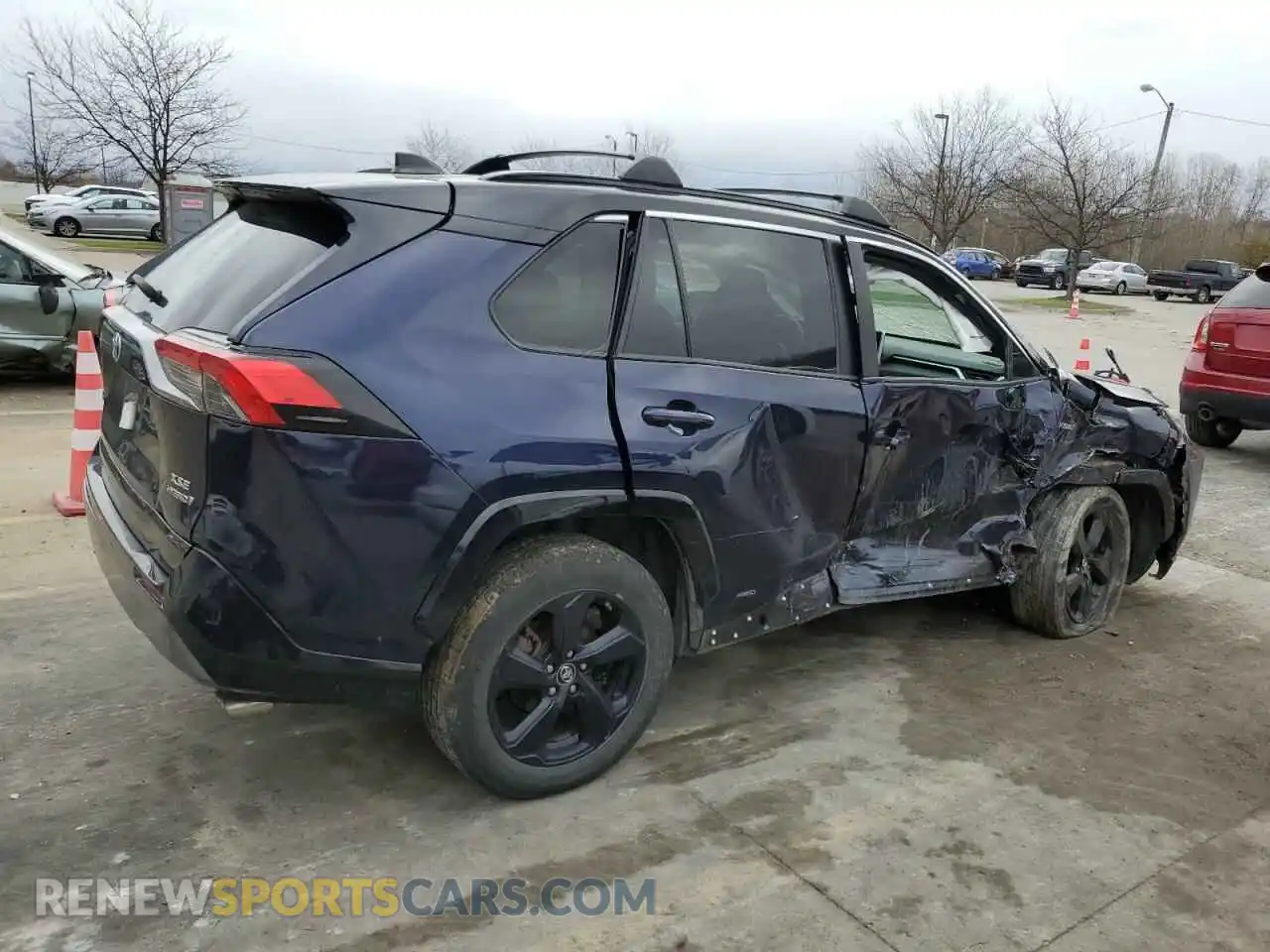 3 Photograph of a damaged car 2T3EWRFV5KW019282 TOYOTA RAV4 2019