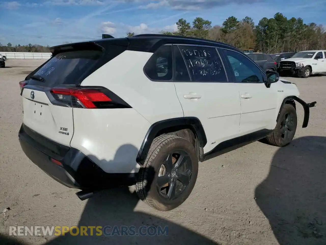 3 Photograph of a damaged car 2T3EWRFV8KW004016 TOYOTA RAV4 2019
