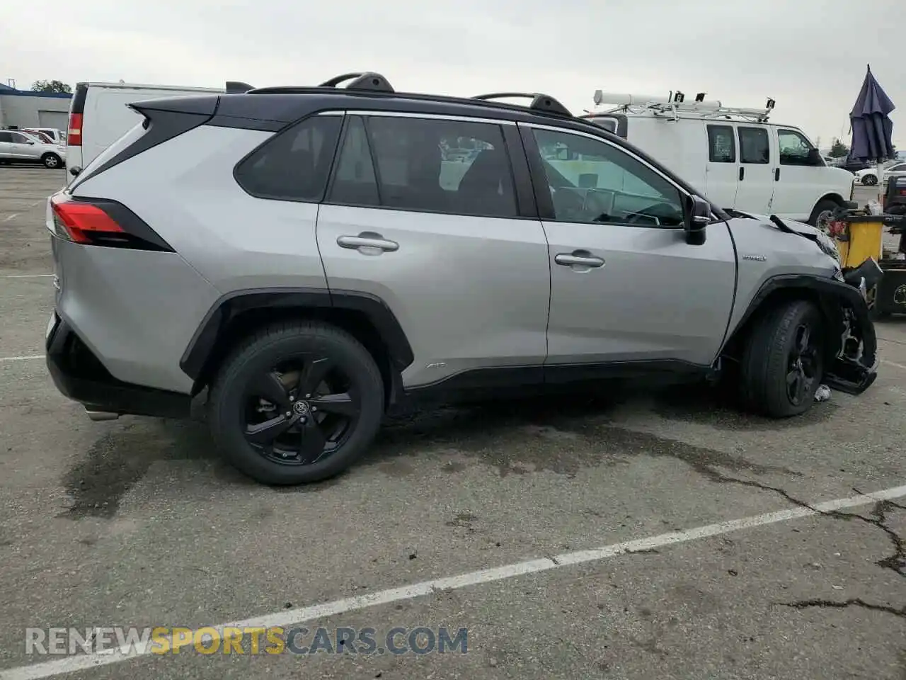 3 Photograph of a damaged car 2T3EWRFV8KW015632 TOYOTA RAV4 2019