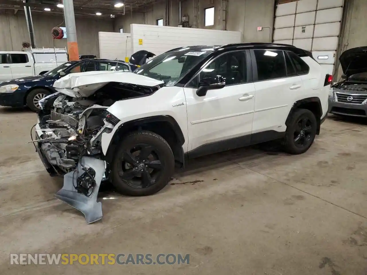 1 Photograph of a damaged car 2T3EWRFV8KW018577 TOYOTA RAV4 2019