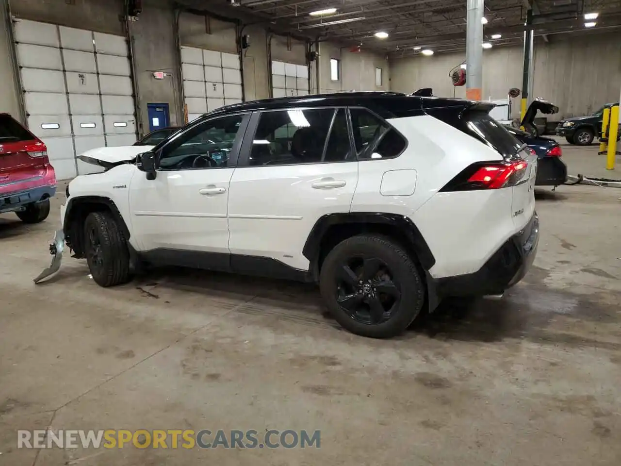 2 Photograph of a damaged car 2T3EWRFV8KW018577 TOYOTA RAV4 2019