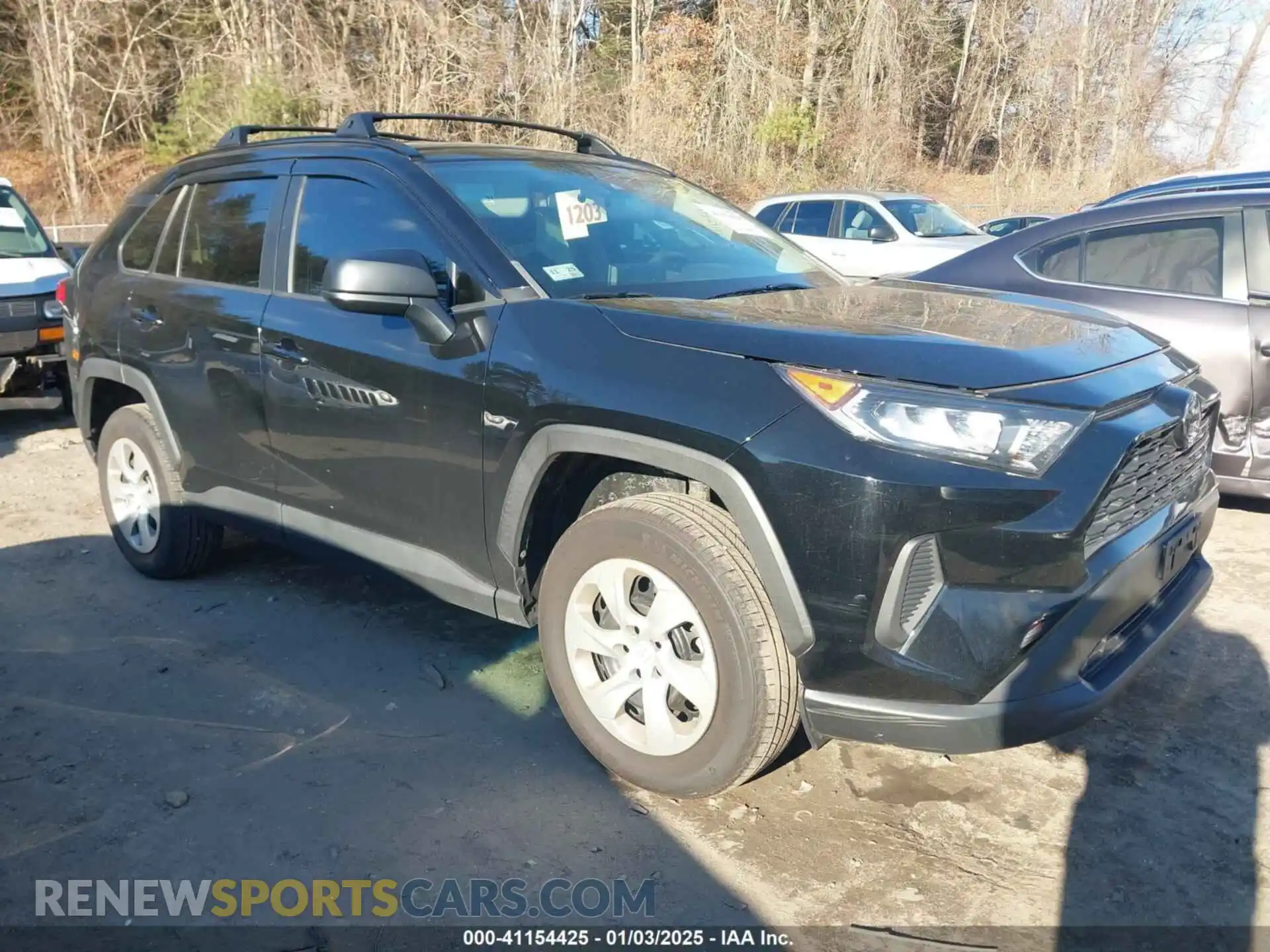 1 Photograph of a damaged car 2T3F1RFV3KC015817 TOYOTA RAV4 2019
