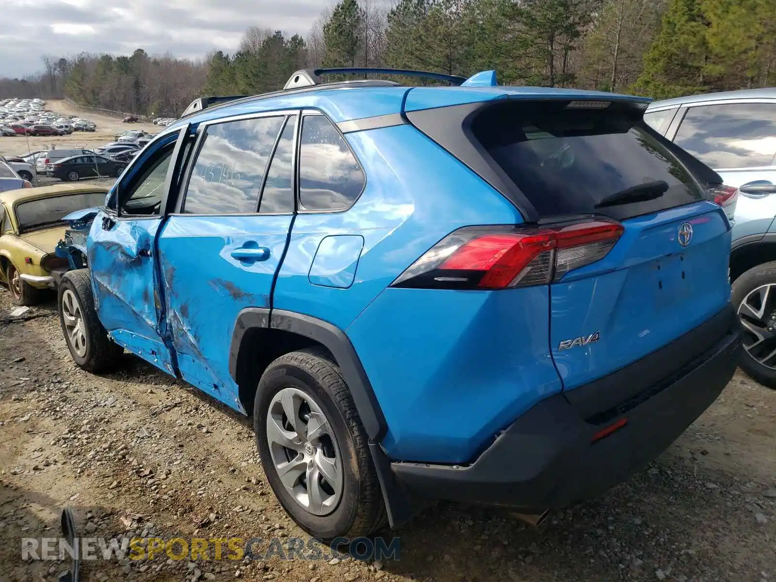 3 Photograph of a damaged car 2T3F1RFV4KW027697 TOYOTA RAV4 2019