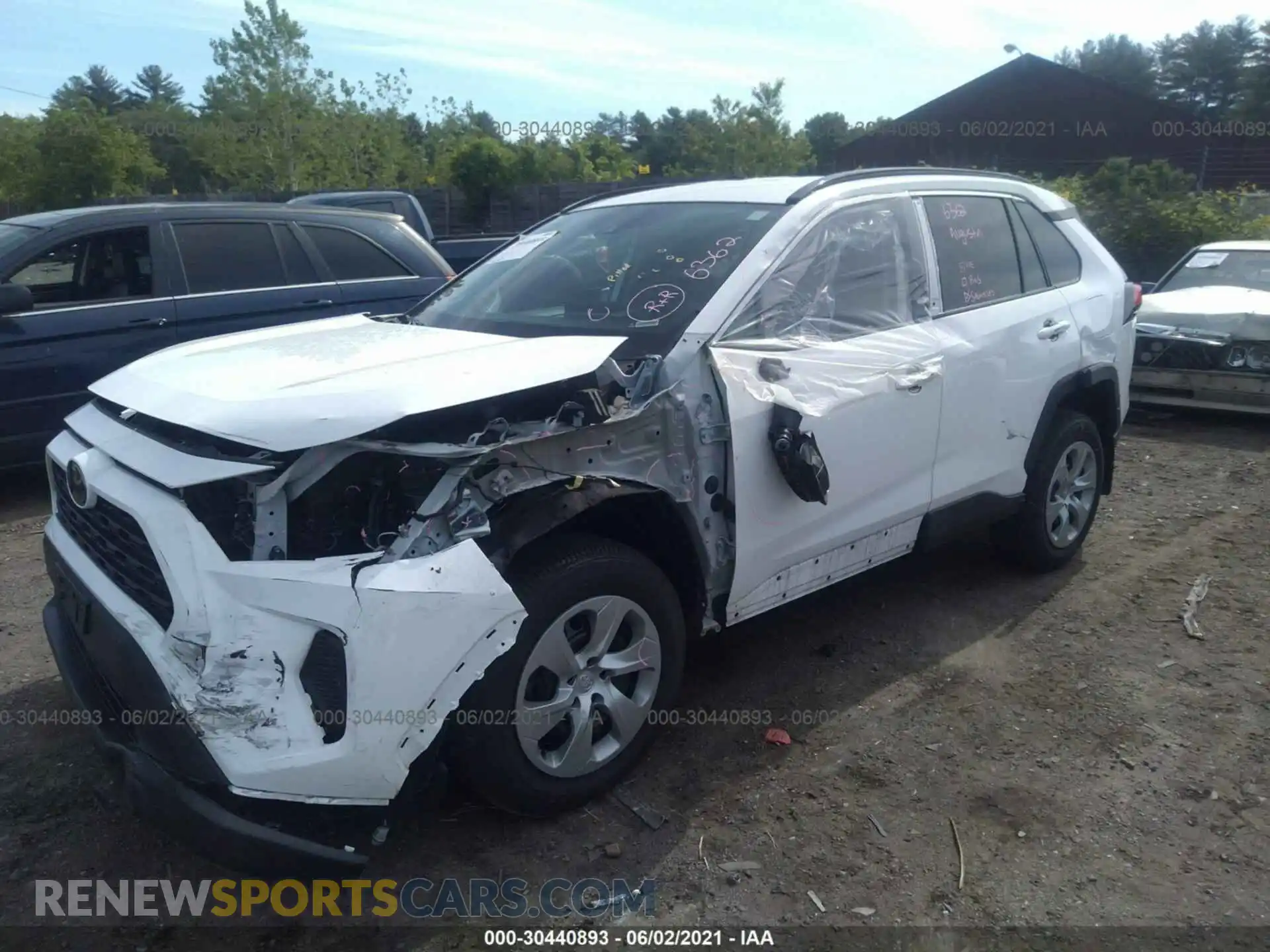 2 fotografías del automóvil dañado 2T3F1RFV7KC015321 TOYOTA RAV4 2019