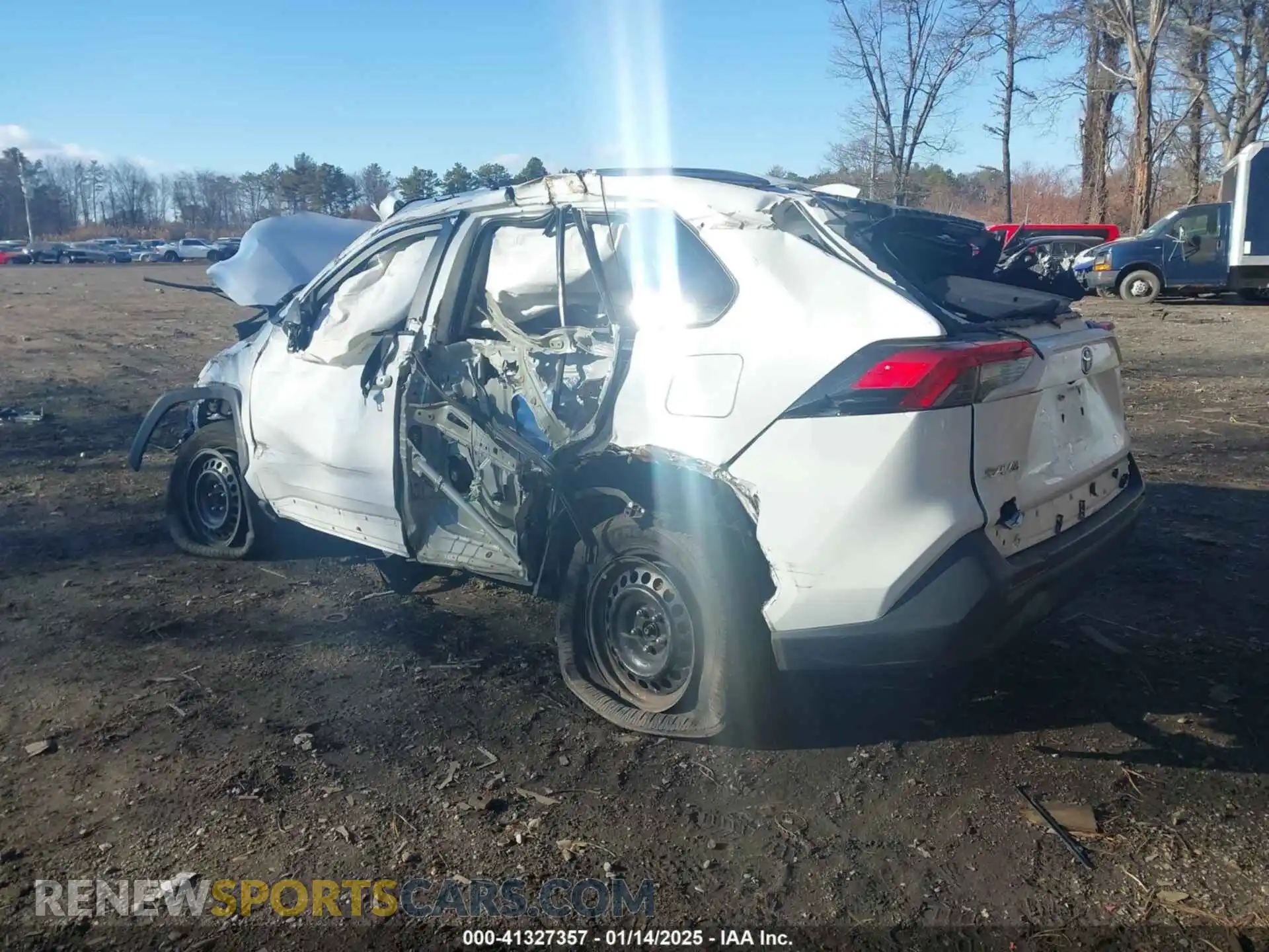 3 Photograph of a damaged car 2T3G1RFV0KC050707 TOYOTA RAV4 2019