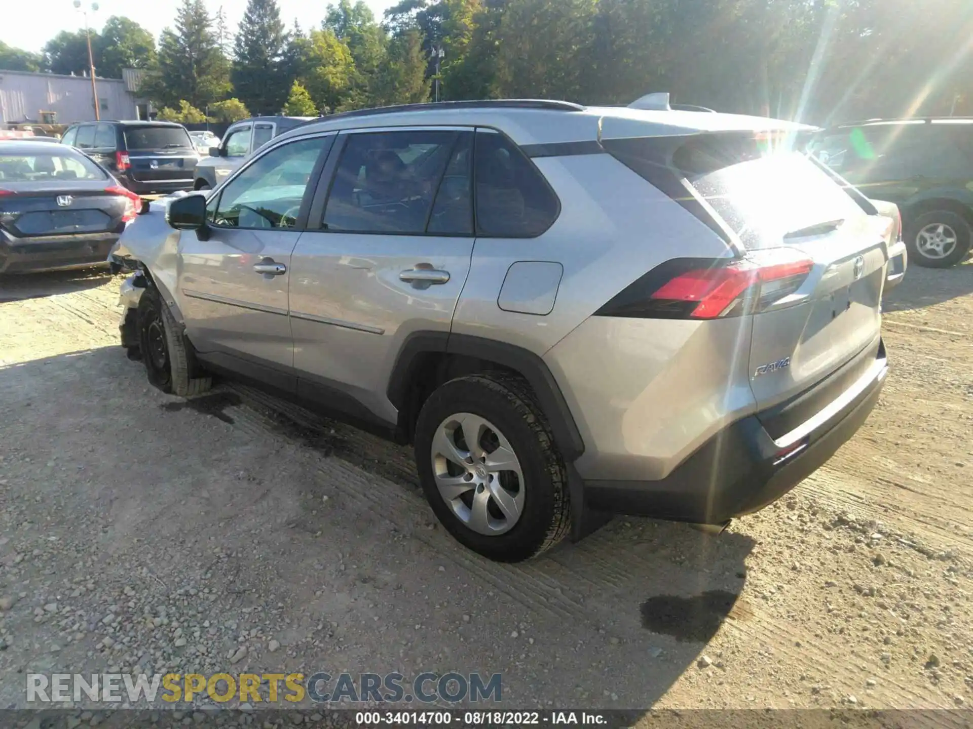 3 Фотография поврежденного автомобиля 2T3G1RFV0KW010884 TOYOTA RAV4 2019