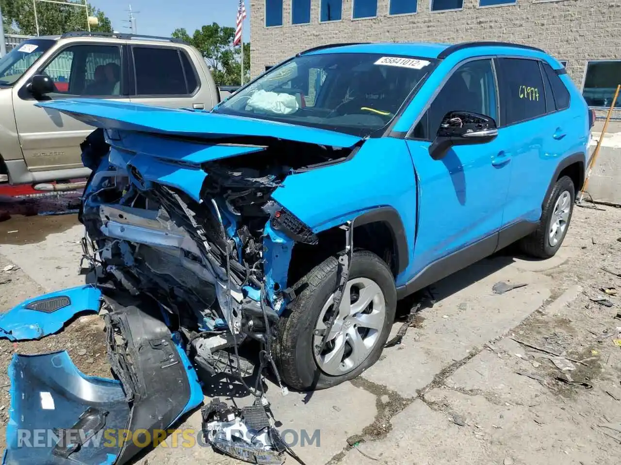 2 Photograph of a damaged car 2T3G1RFV3KW008529 TOYOTA RAV4 2019