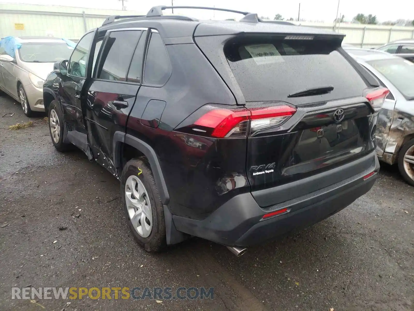 3 Photograph of a damaged car 2T3G1RFV8KW034754 TOYOTA RAV4 2019