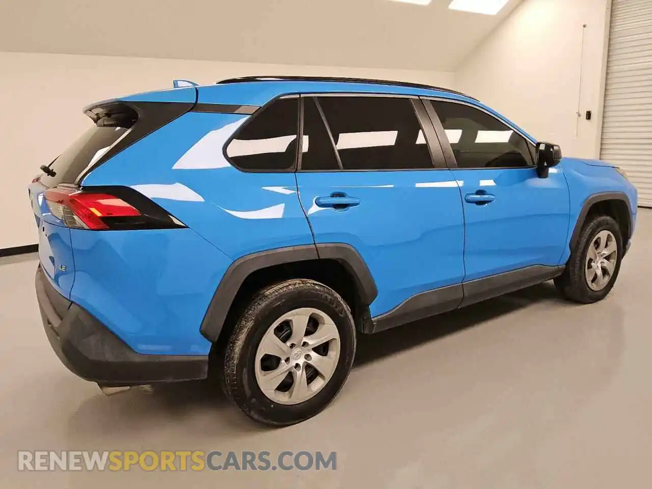 3 Photograph of a damaged car 2T3H1RFV1KC004677 TOYOTA RAV4 2019