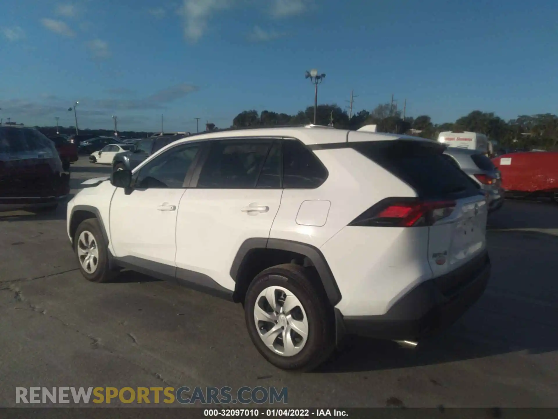 3 Photograph of a damaged car 2T3H1RFV1KC018854 TOYOTA RAV4 2019