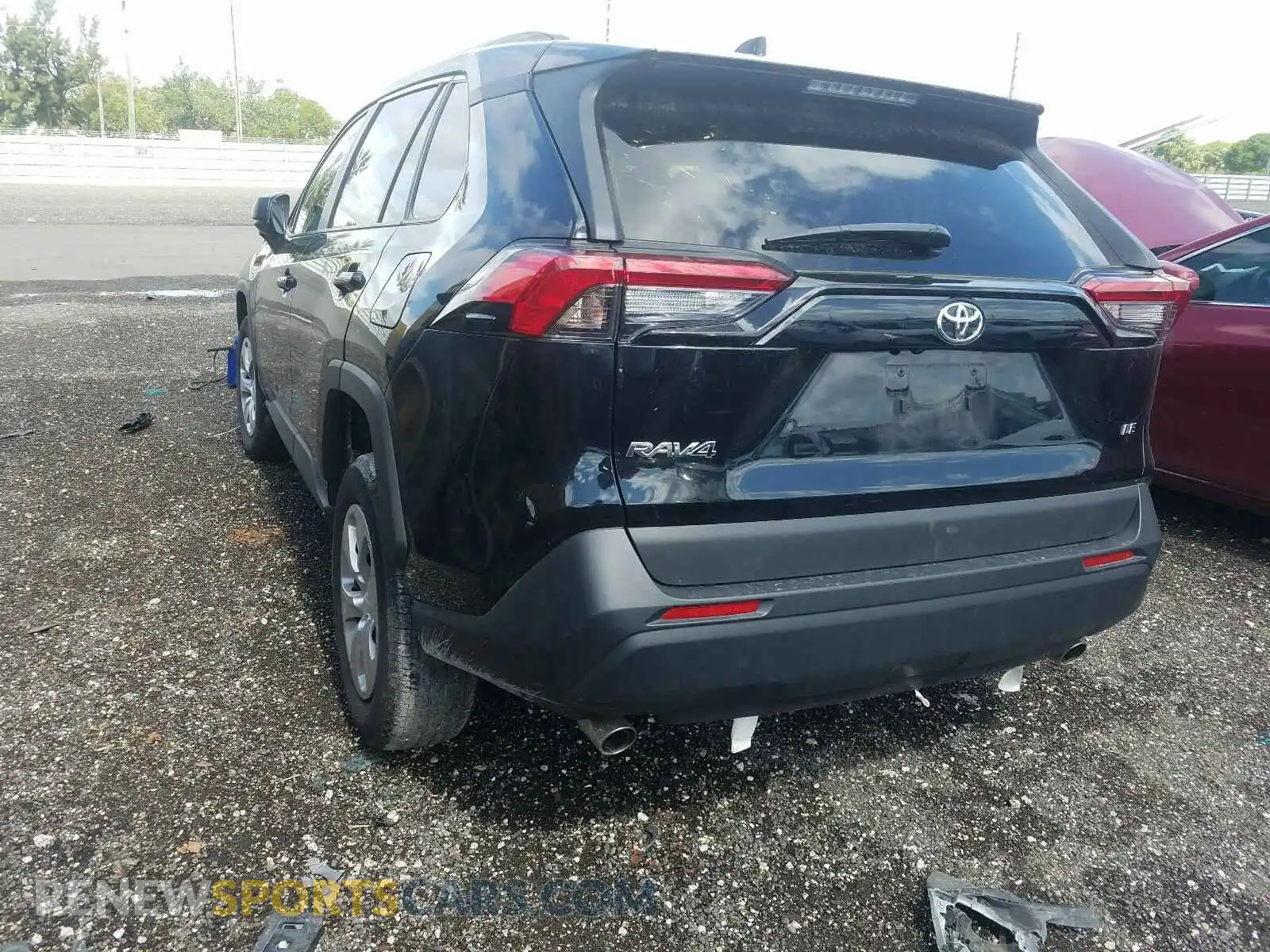 3 Photograph of a damaged car 2T3H1RFV1KW021140 TOYOTA RAV4 2019