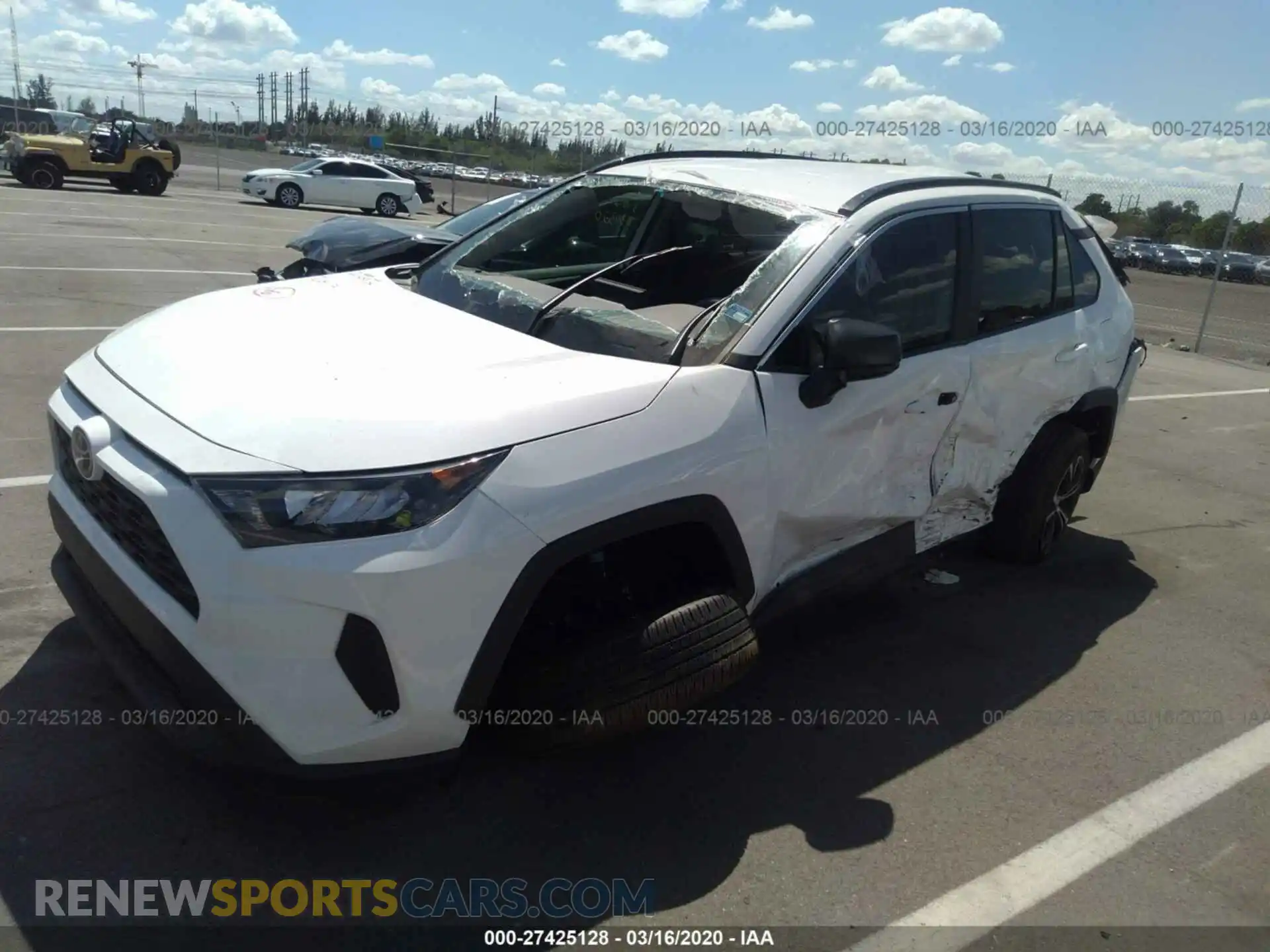 2 Photograph of a damaged car 2T3H1RFV2KC030320 TOYOTA RAV4 2019
