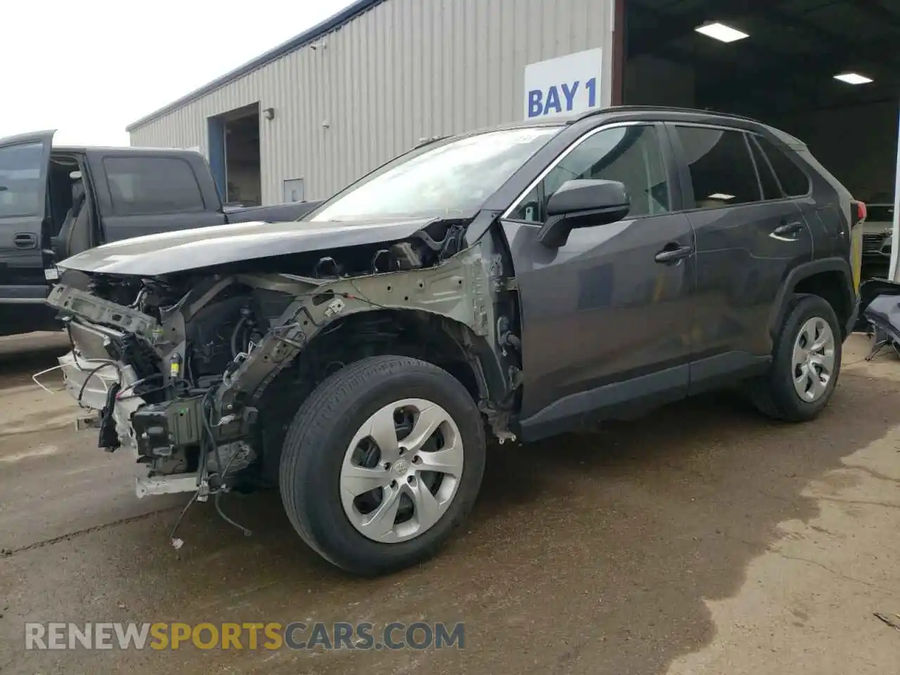 1 Photograph of a damaged car 2T3H1RFV2KW009143 TOYOTA RAV4 2019
