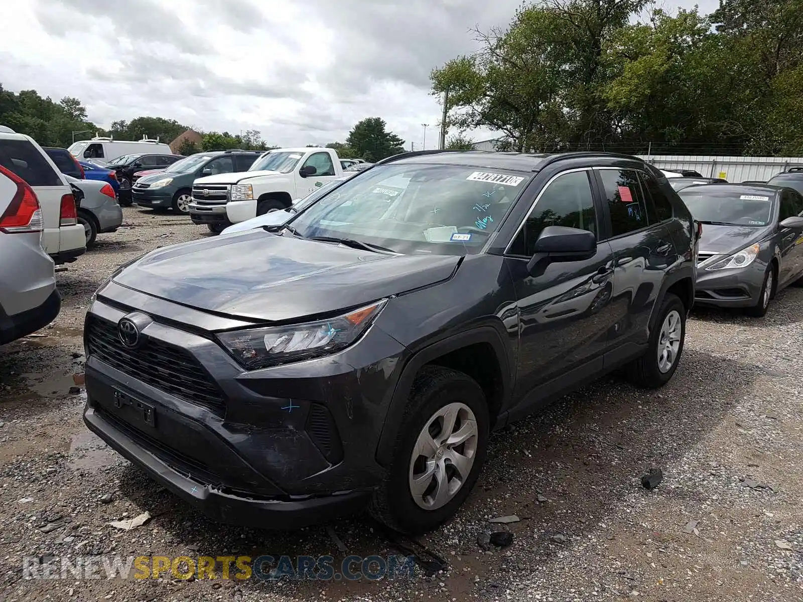 2 Photograph of a damaged car 2T3H1RFV2KW019512 TOYOTA RAV4 2019