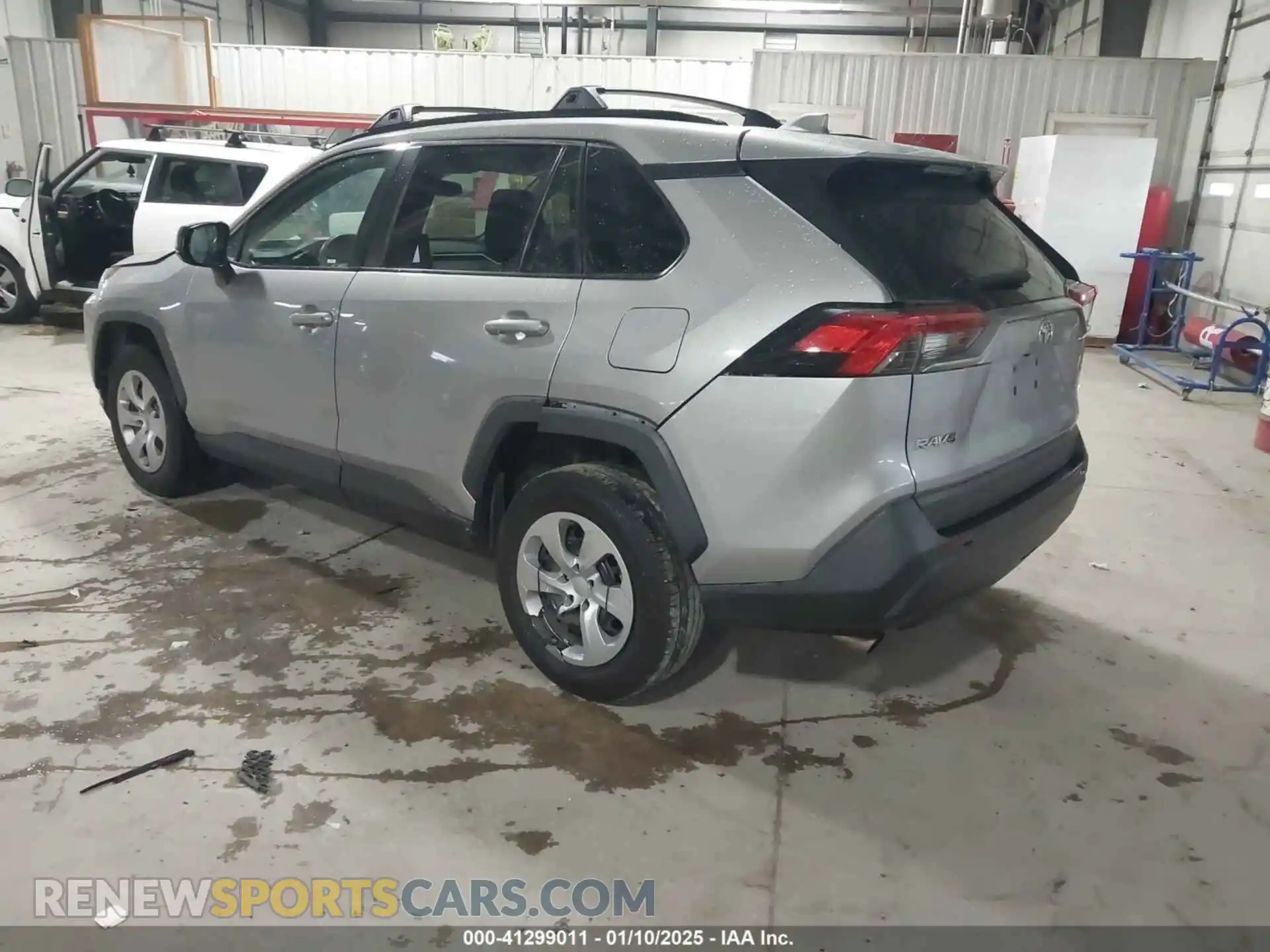 3 Photograph of a damaged car 2T3H1RFV3KC024140 TOYOTA RAV4 2019