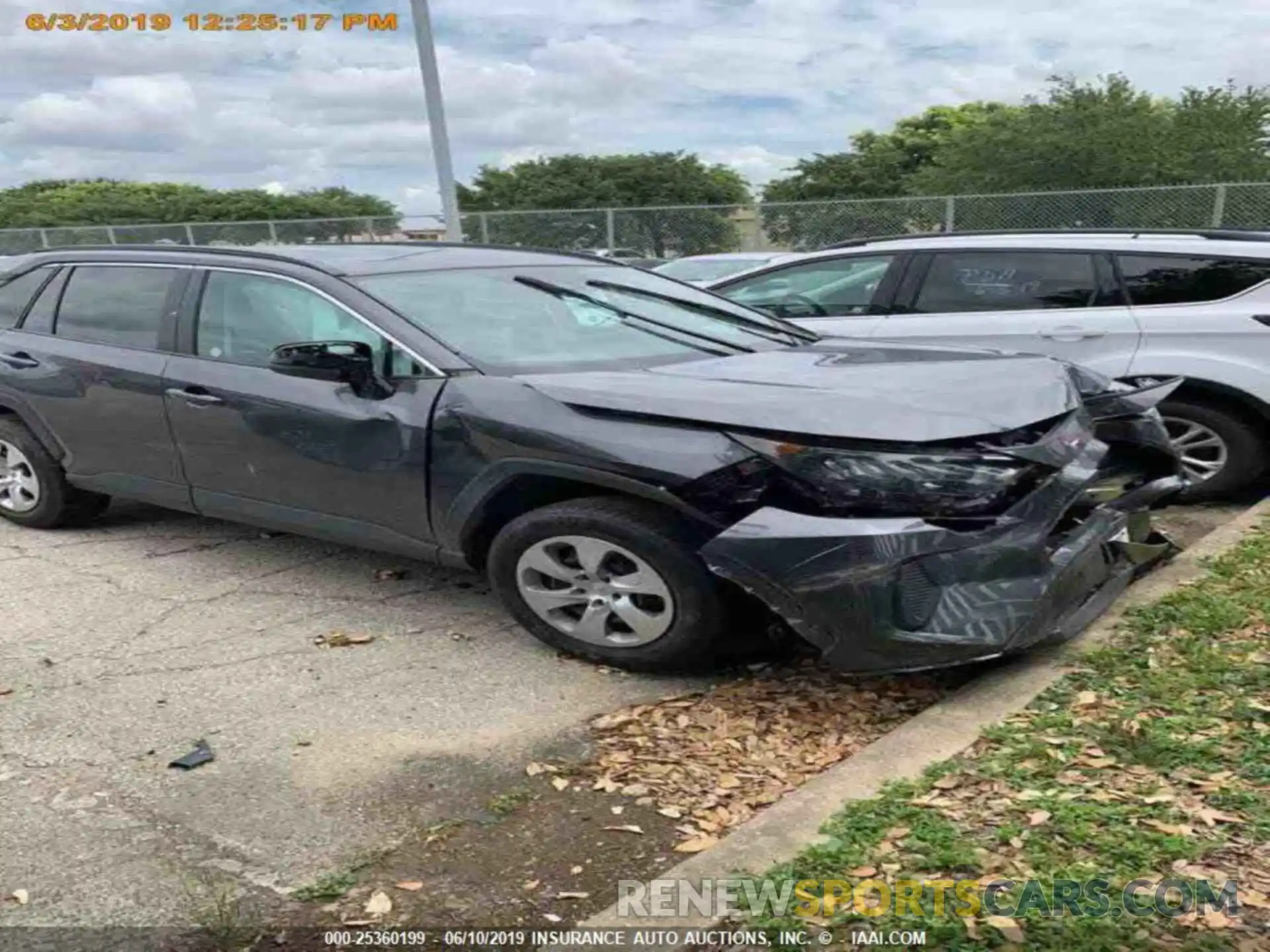 12 Photograph of a damaged car 2T3H1RFV3KW006025 TOYOTA RAV4 2019