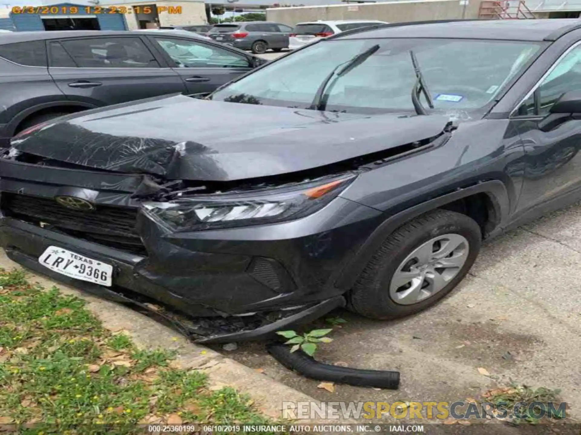 15 Photograph of a damaged car 2T3H1RFV3KW006025 TOYOTA RAV4 2019
