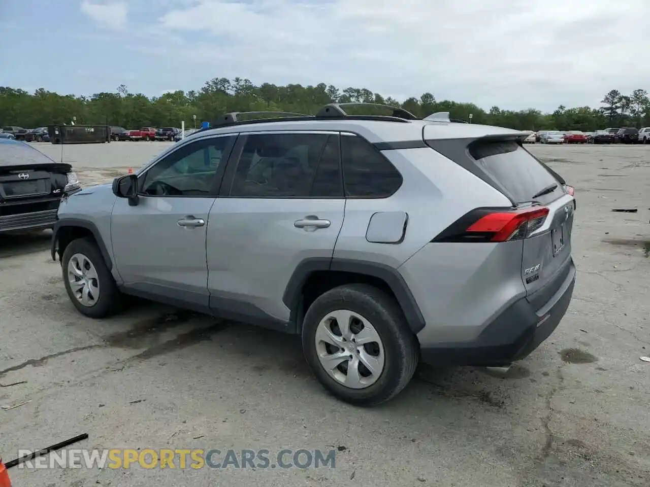 2 Photograph of a damaged car 2T3H1RFV3KW036951 TOYOTA RAV4 2019