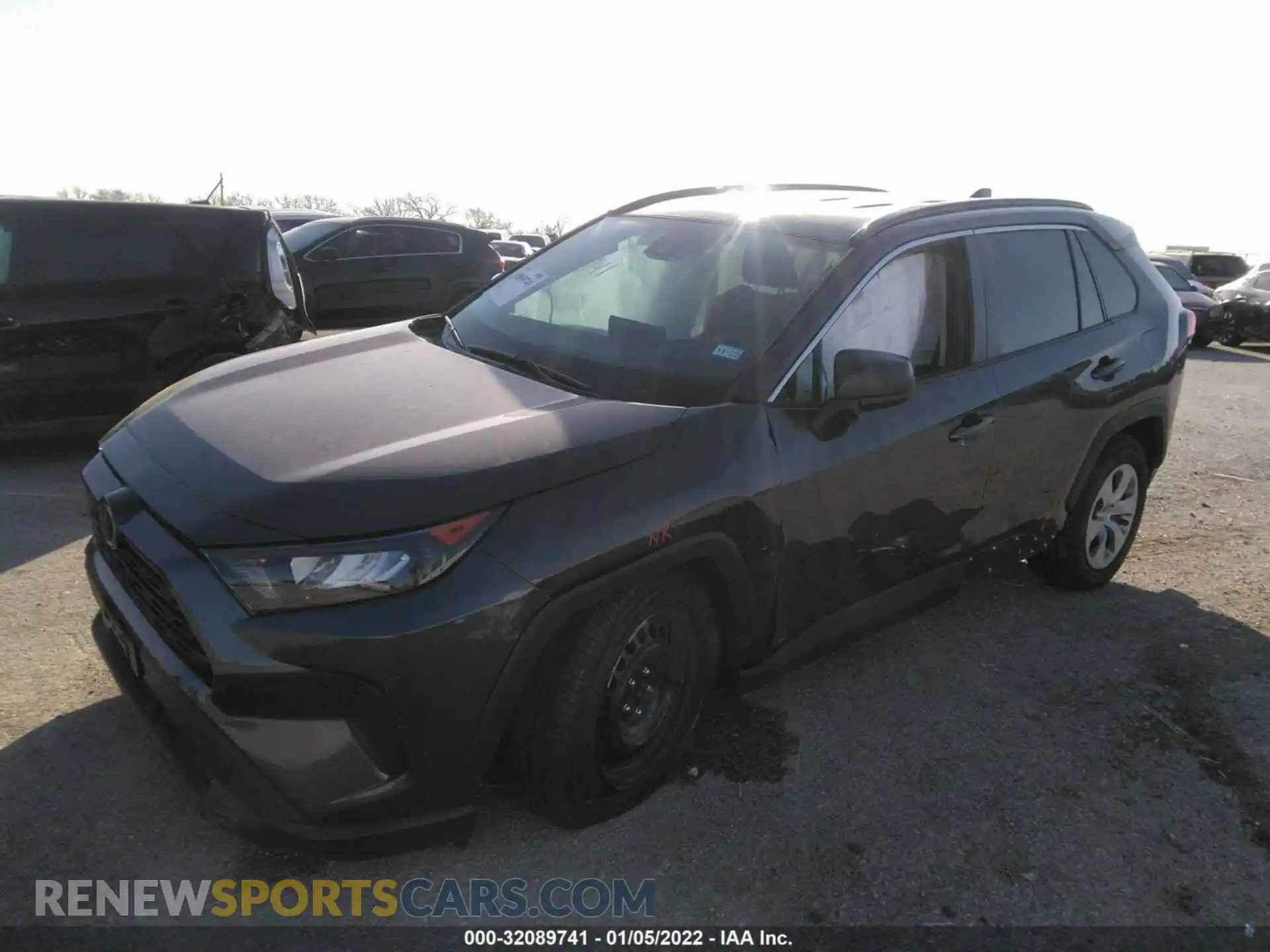 2 Photograph of a damaged car 2T3H1RFV4KW011475 TOYOTA RAV4 2019