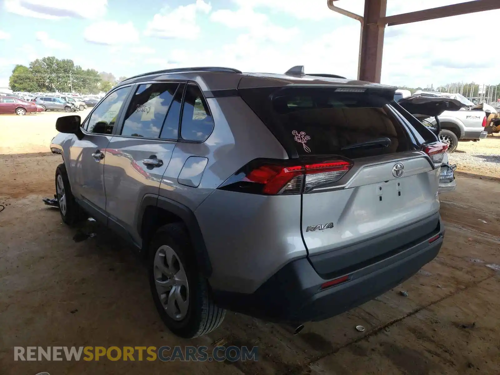 3 Фотография поврежденного автомобиля 2T3H1RFV4KW036313 TOYOTA RAV4 2019