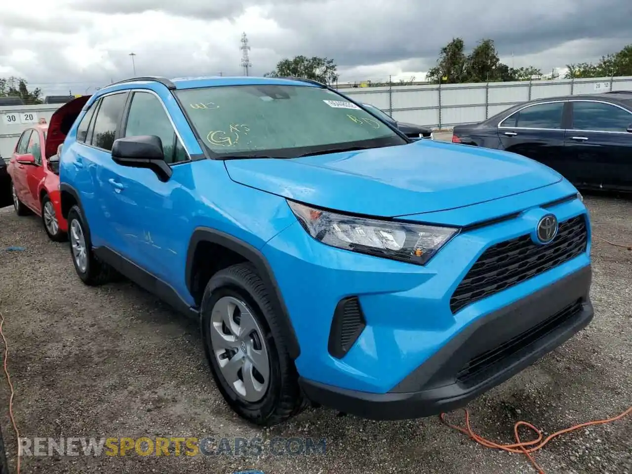 1 Photograph of a damaged car 2T3H1RFV5KW045005 TOYOTA RAV4 2019