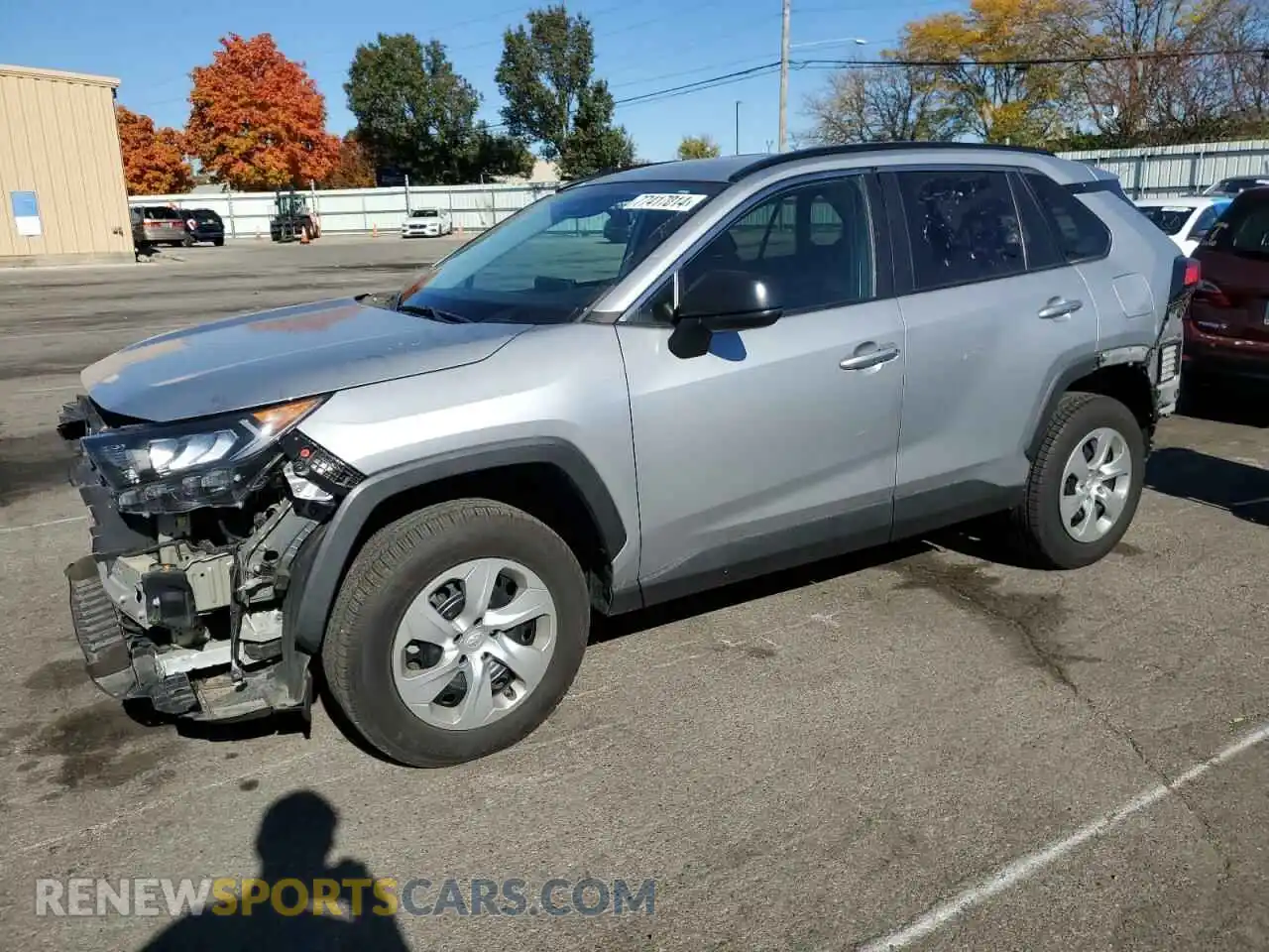 1 Photograph of a damaged car 2T3H1RFV6KW035230 TOYOTA RAV4 2019