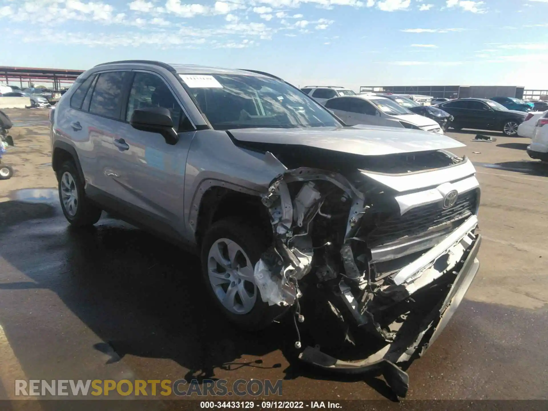 1 Photograph of a damaged car 2T3H1RFV7KW003788 TOYOTA RAV4 2019