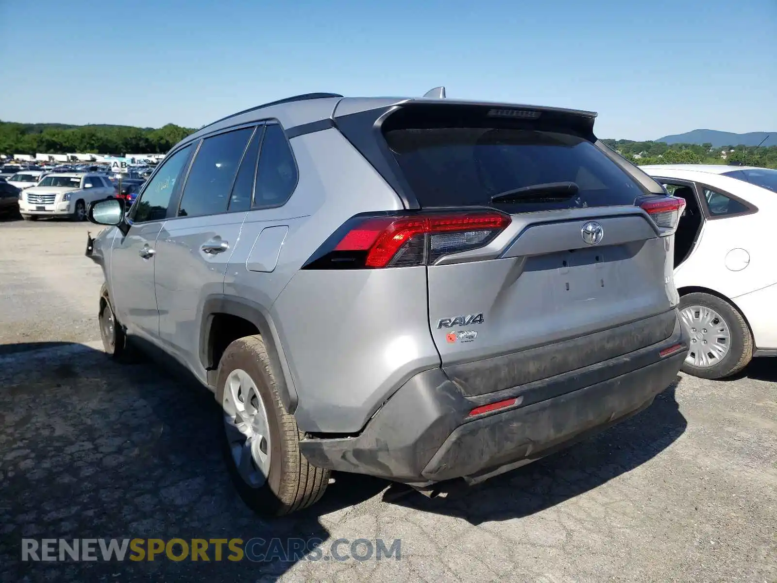 3 Photograph of a damaged car 2T3H1RFV7KW019733 TOYOTA RAV4 2019