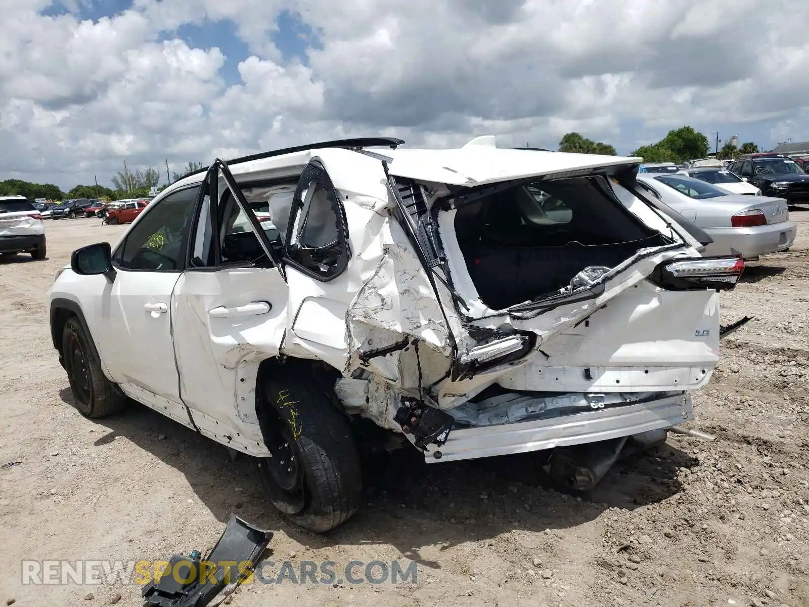 3 Photograph of a damaged car 2T3H1RFV7KW036628 TOYOTA RAV4 2019