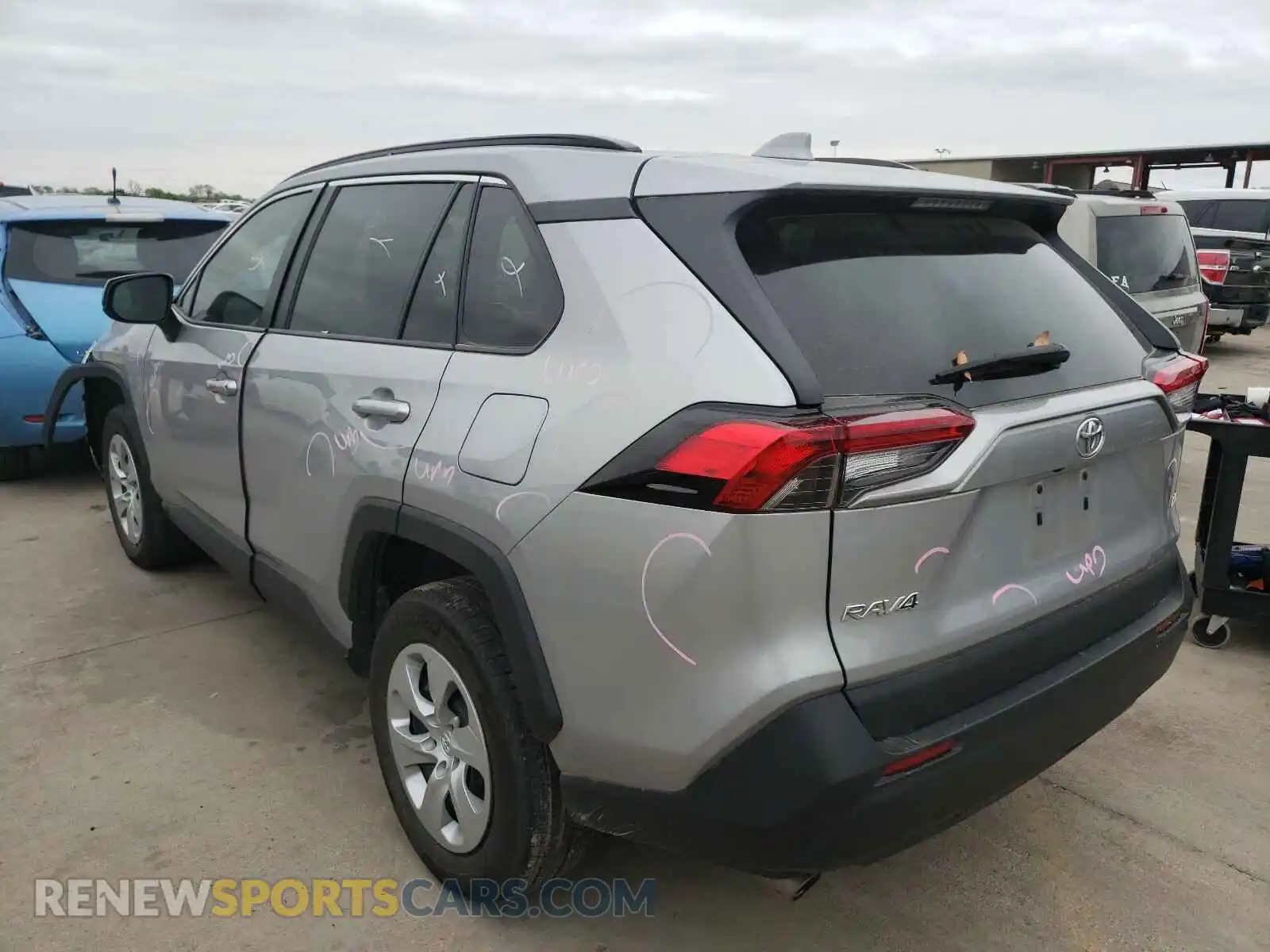 3 Photograph of a damaged car 2T3H1RFV7KW045104 TOYOTA RAV4 2019