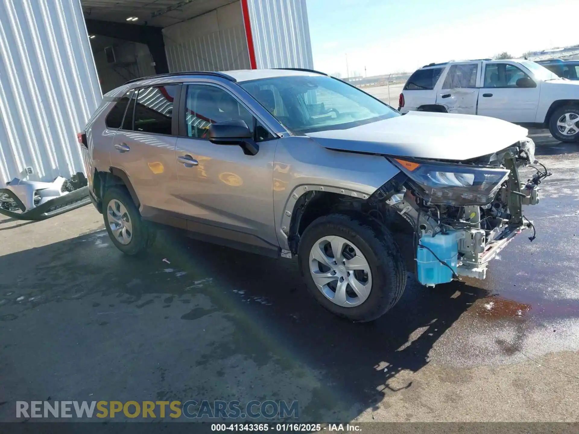 1 Photograph of a damaged car 2T3H1RFV7KW048973 TOYOTA RAV4 2019