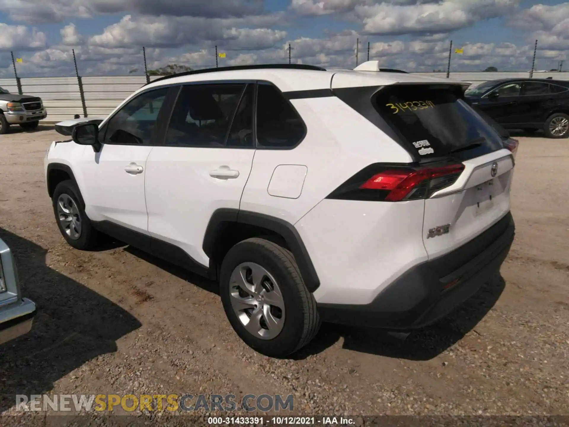 3 Фотография поврежденного автомобиля 2T3H1RFV7KW056037 TOYOTA RAV4 2019