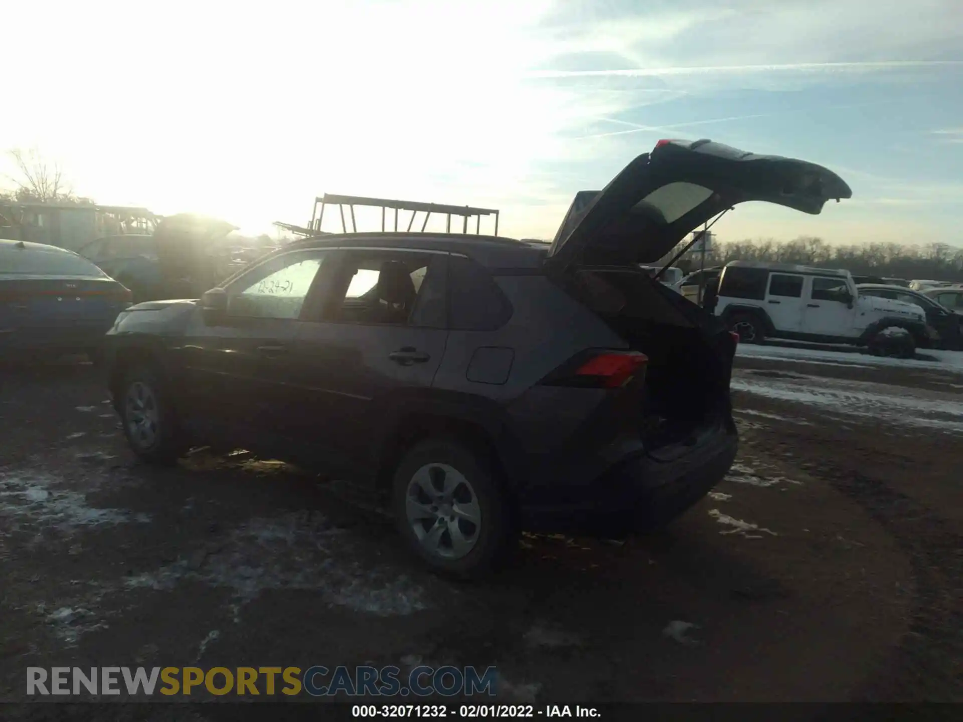 3 Photograph of a damaged car 2T3H1RFV8KC022335 TOYOTA RAV4 2019