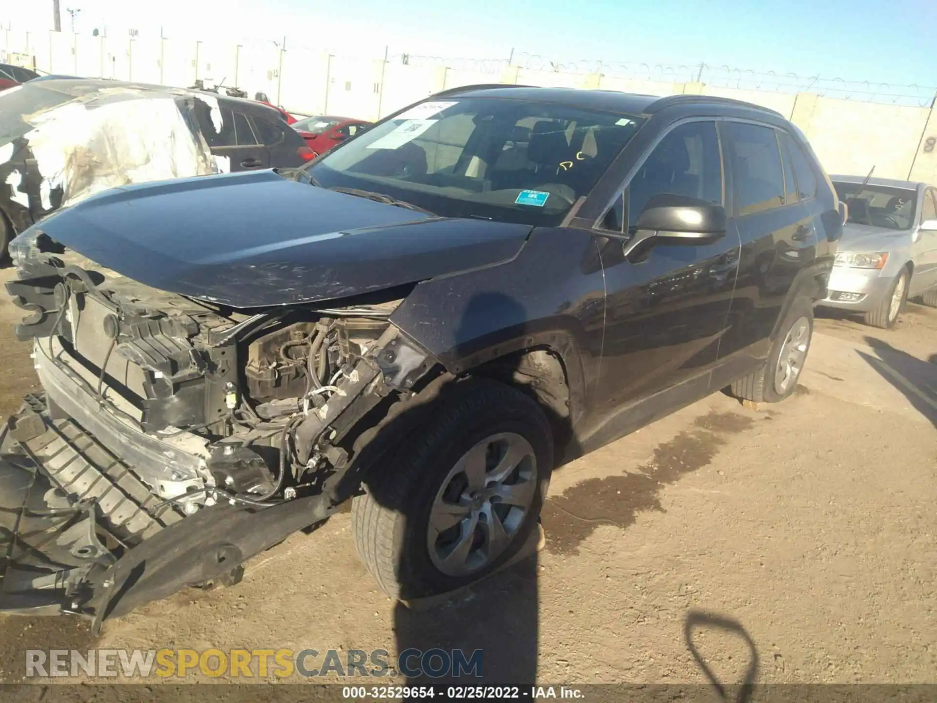 2 Photograph of a damaged car 2T3H1RFV8KW006554 TOYOTA RAV4 2019