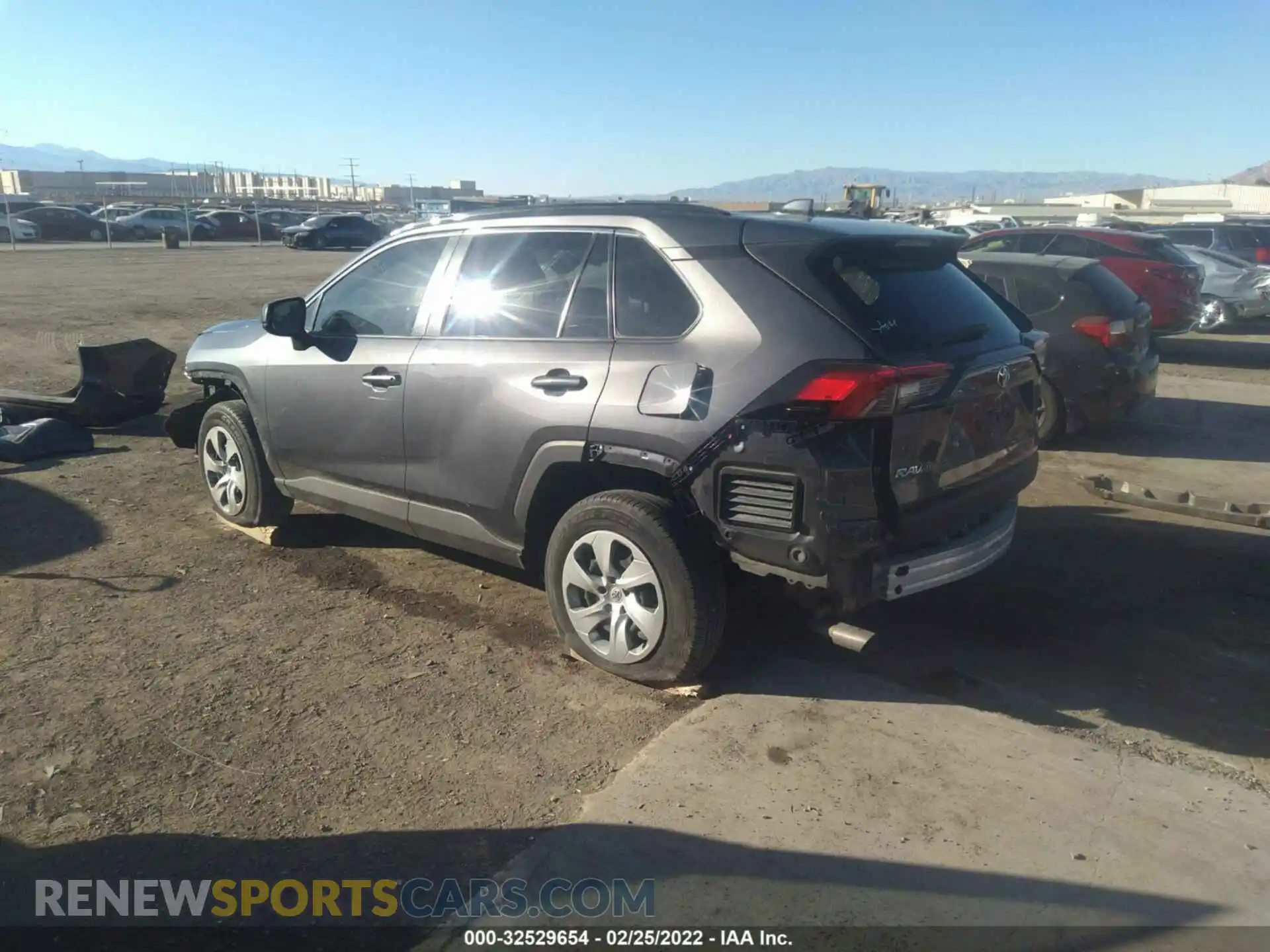 3 Photograph of a damaged car 2T3H1RFV8KW006554 TOYOTA RAV4 2019