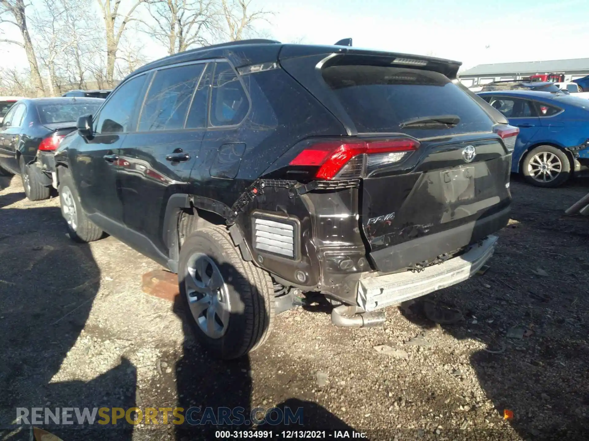 2 Photograph of a damaged car 2T3H1RFV8KW020065 TOYOTA RAV4 2019