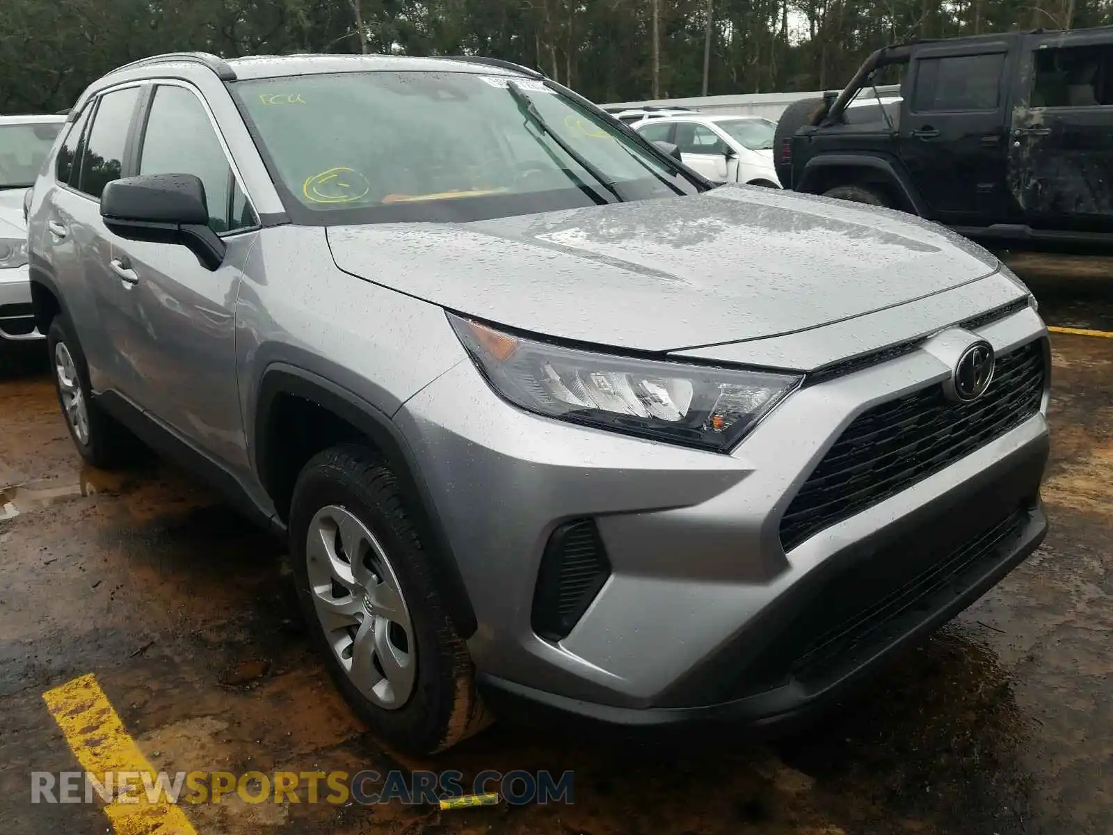 1 Photograph of a damaged car 2T3H1RFVXKC013684 TOYOTA RAV4 2019