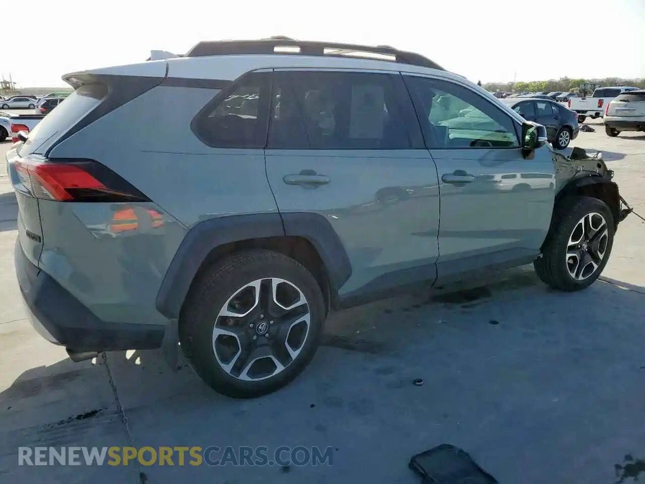 3 Фотография поврежденного автомобиля 2T3J1RFV1KW030504 TOYOTA RAV4 2019