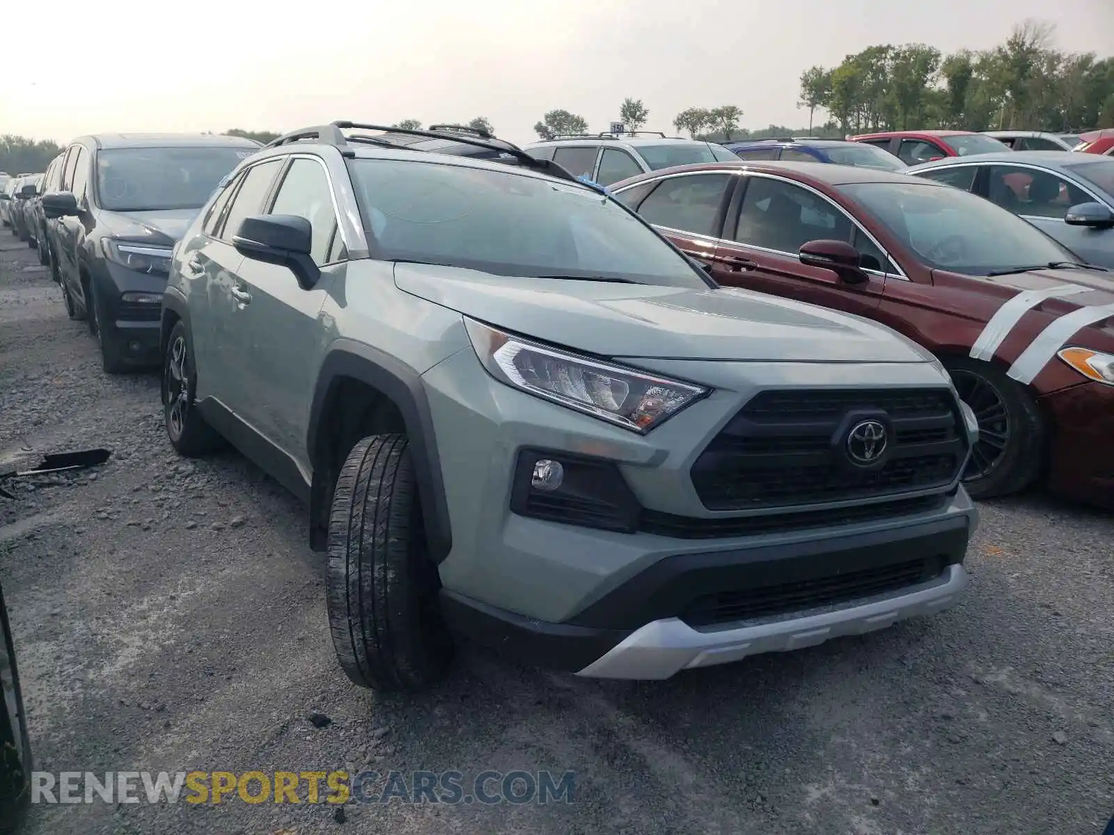 1 Photograph of a damaged car 2T3J1RFV8KC032252 TOYOTA RAV4 2019