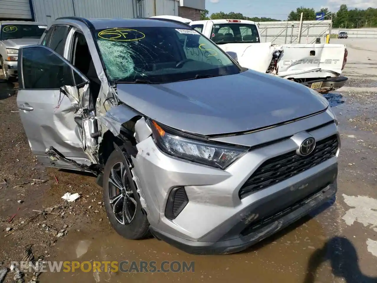 1 Photograph of a damaged car 2T3K1RFV9KC021880 TOYOTA RAV4 2019