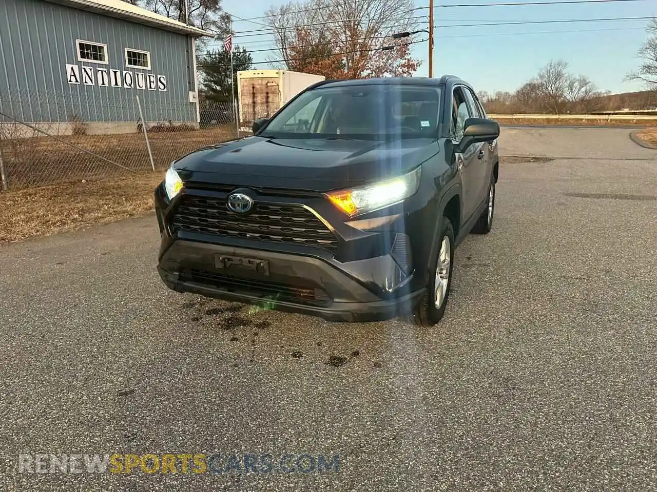 2 Photograph of a damaged car 2T3LWRFV1KW021554 TOYOTA RAV4 2019