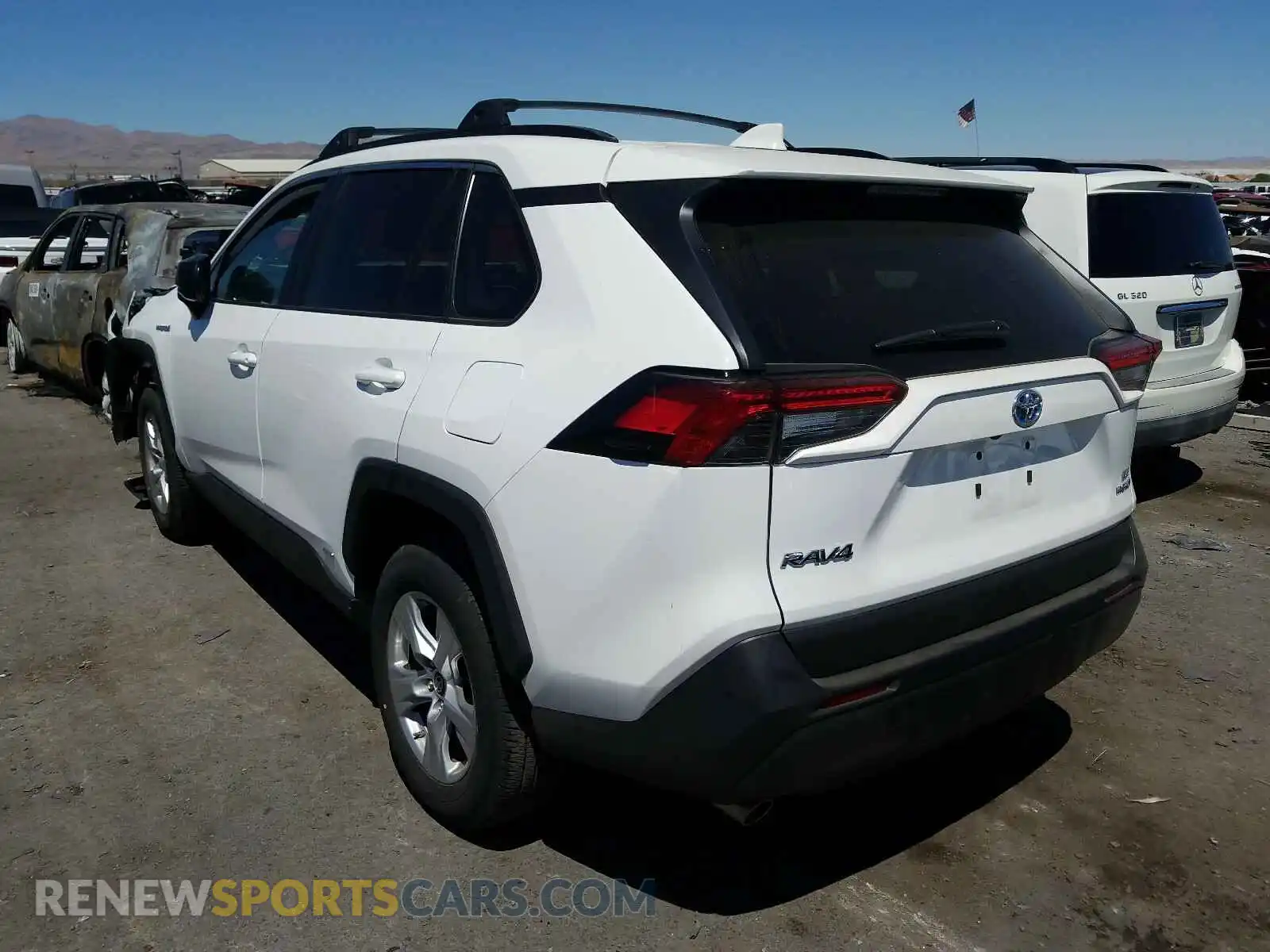 3 Photograph of a damaged car 2T3LWRFV1KW045238 TOYOTA RAV4 2019