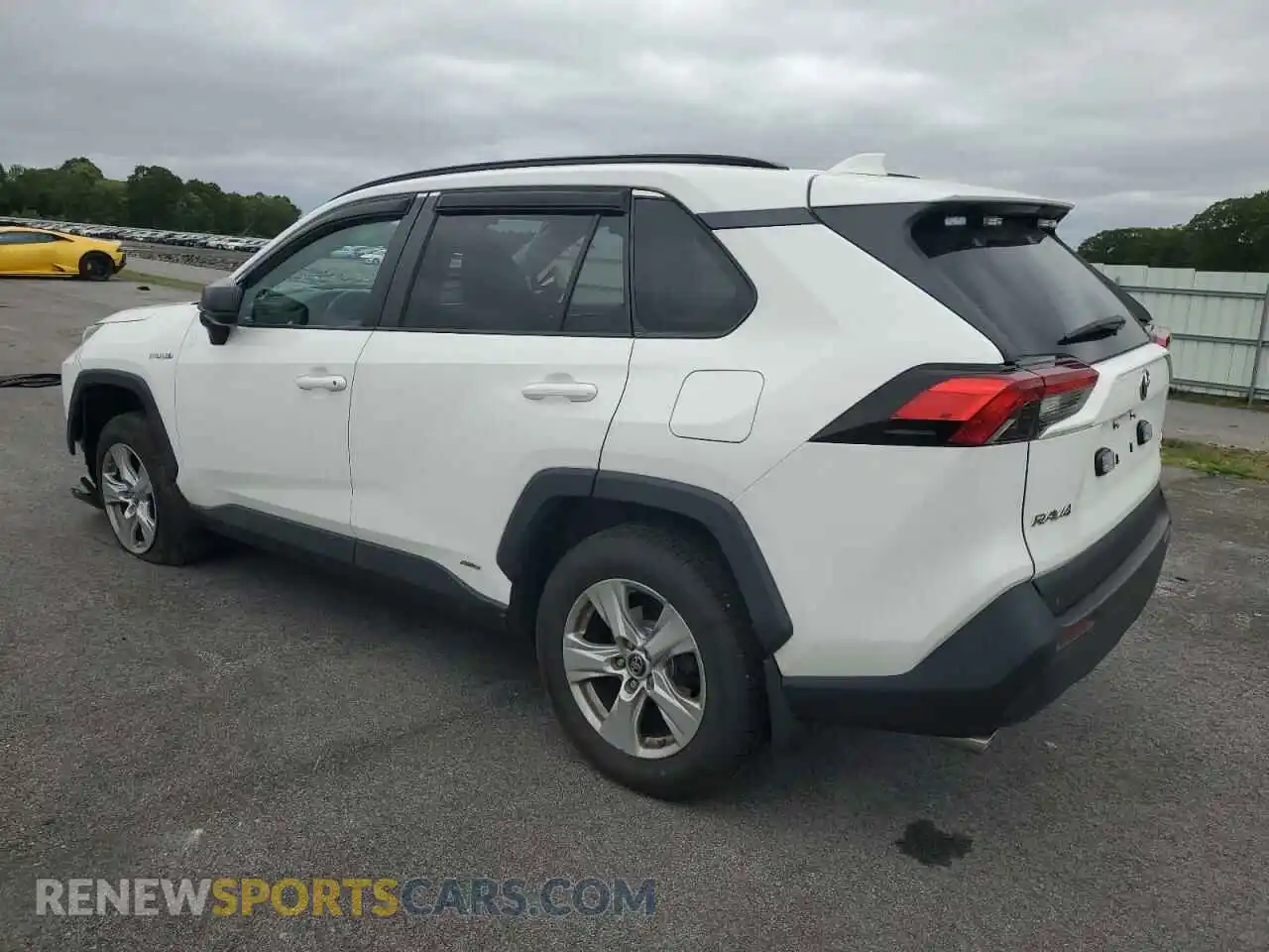 2 Photograph of a damaged car 2T3LWRFV5KW039202 TOYOTA RAV4 2019