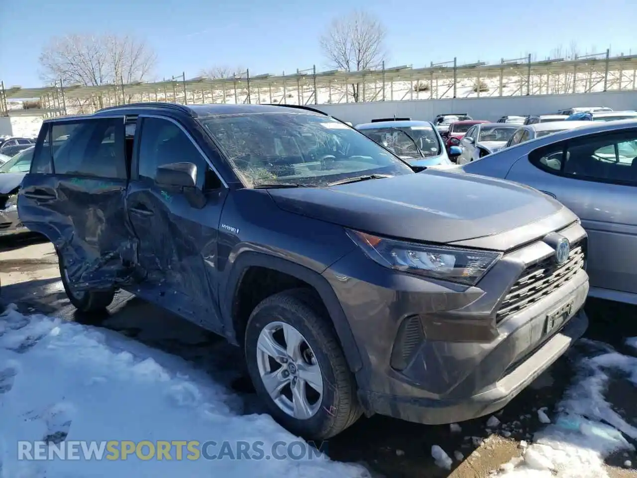 1 Photograph of a damaged car 2T3LWRFV8KW016366 TOYOTA RAV4 2019